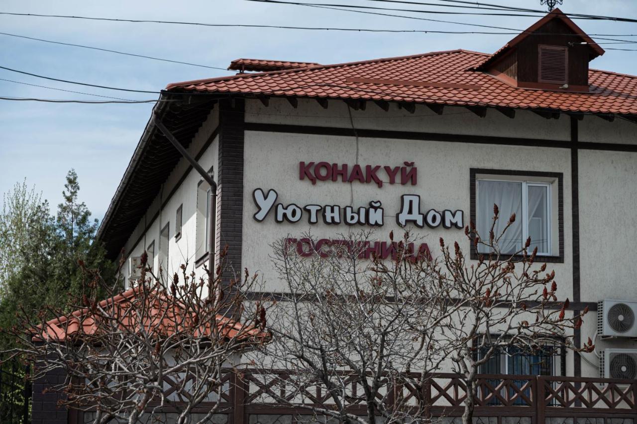 Uyutnyy Dom Hotell Taraz Eksteriør bilde