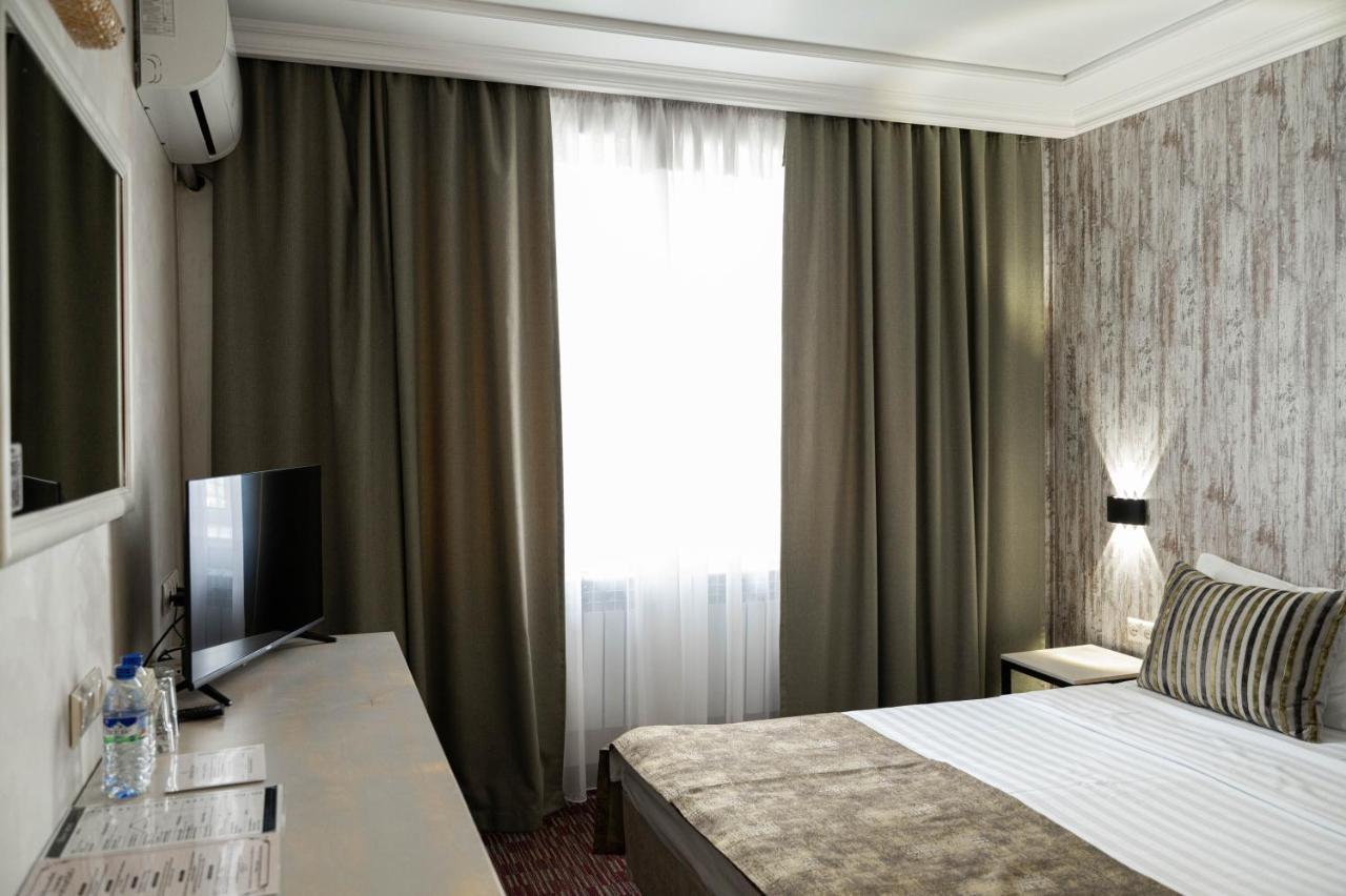 Uyutnyy Dom Hotell Taraz Eksteriør bilde