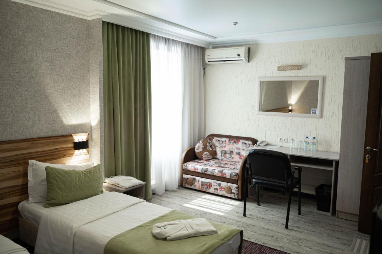 Uyutnyy Dom Hotell Taraz Eksteriør bilde